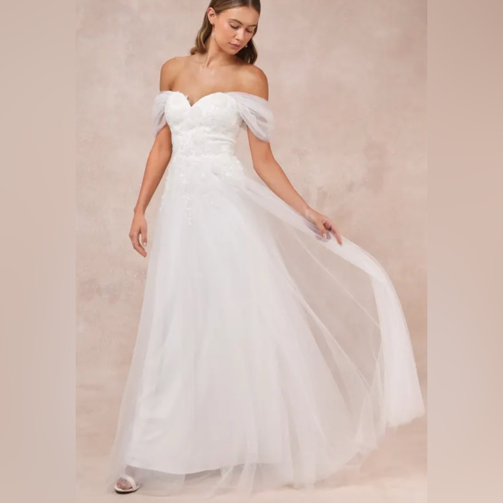Lulus Blissfully Romantic White Tulle Off-the-Shoulder Maxi Dress NWOT SZ Med